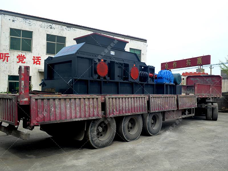 對(duì)輥破碎機(jī)的結(jié)構(gòu)制在怎樣的？?jī)?yōu)勢(shì)有哪些？